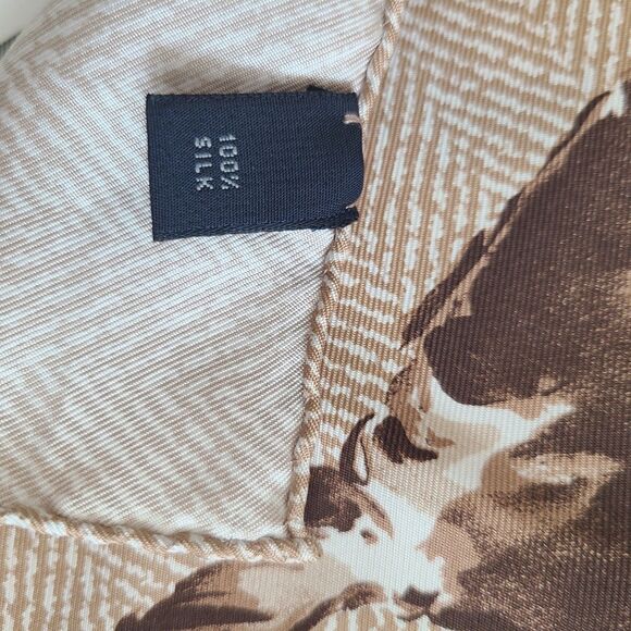 Burberry Womens 100% Silk DOGS Motif Square Scarf camel 26.5"x 26.5" NEW - Picture 6 of 11